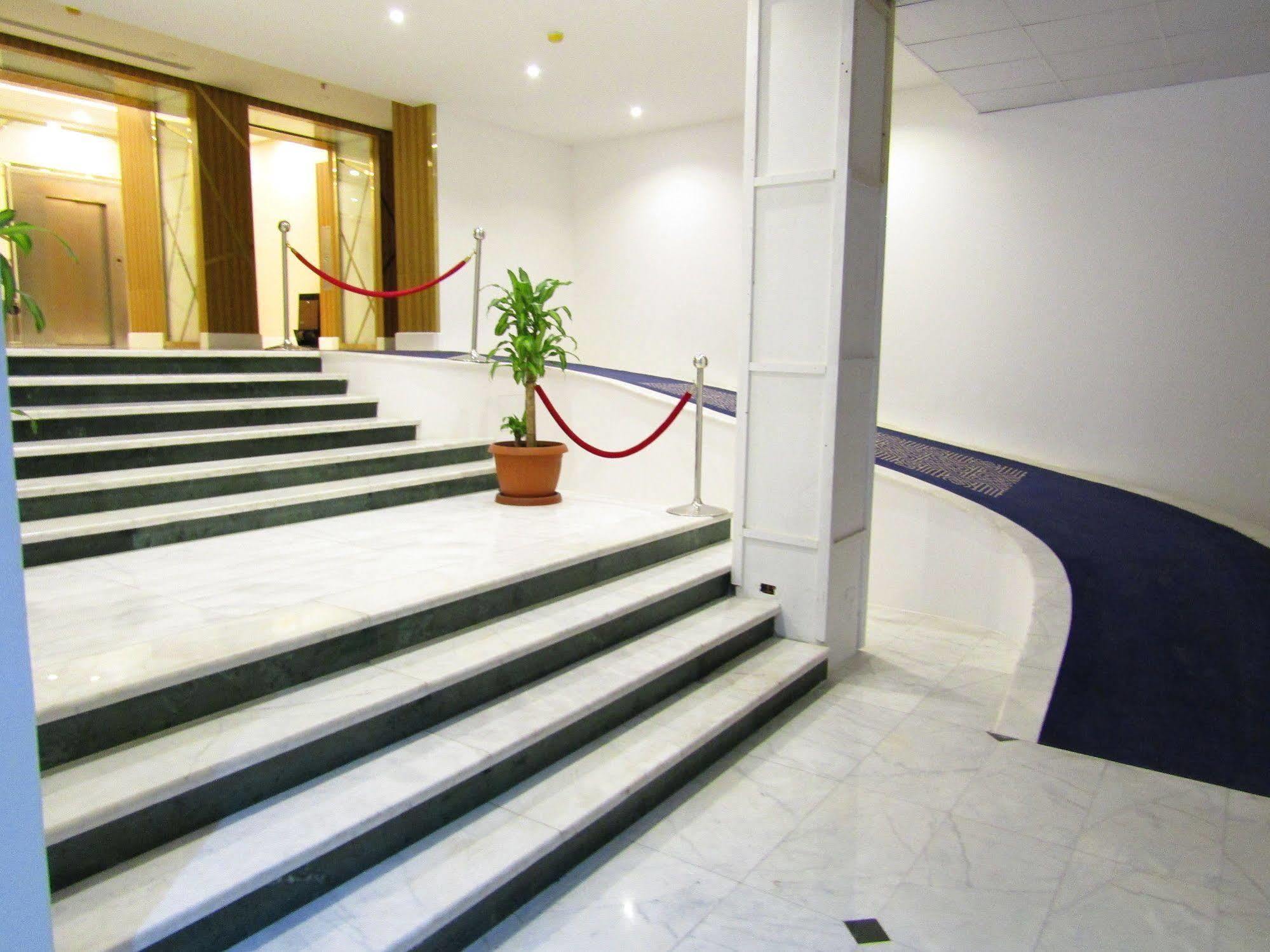 Al Mutlaq Hotel Riyad Extérieur photo